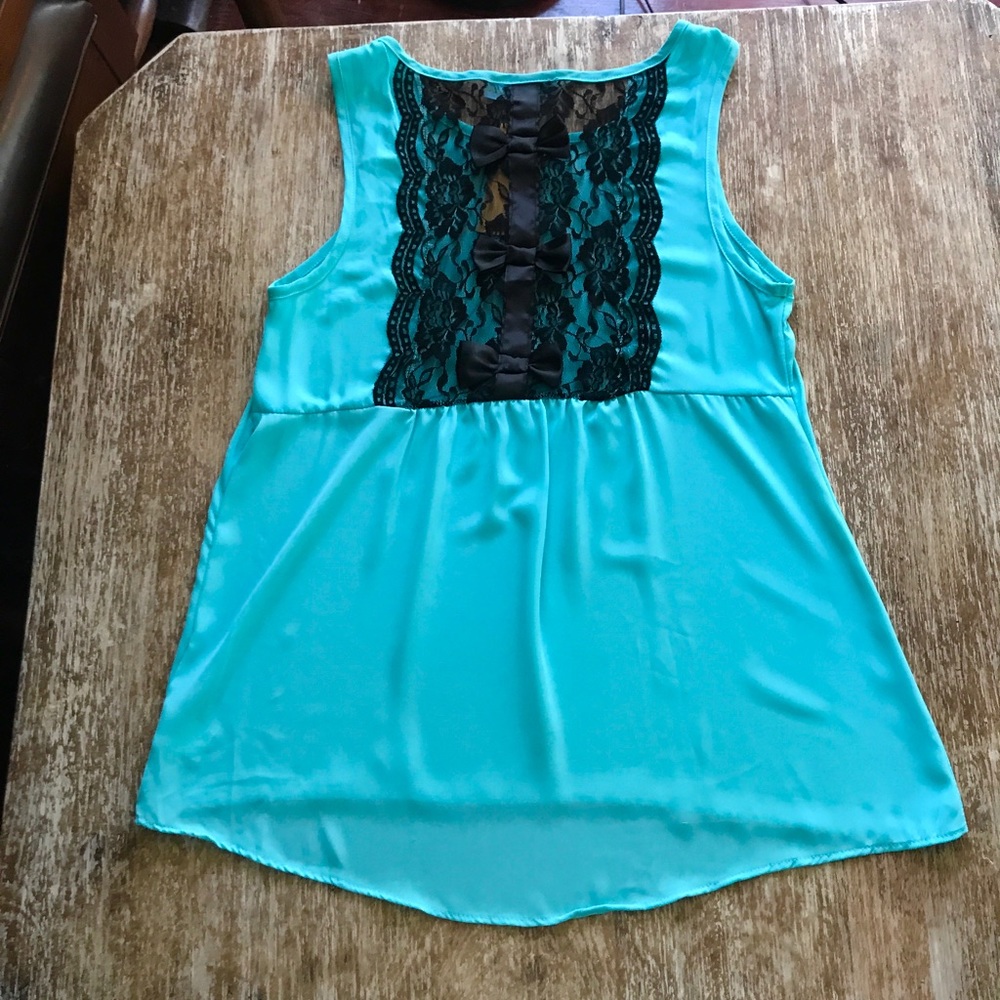 NWT BLUE LACED BACK